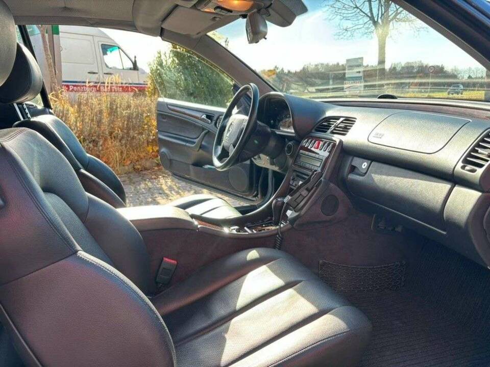Image 13/16 de Mercedes-Benz CLK 320 (1999)