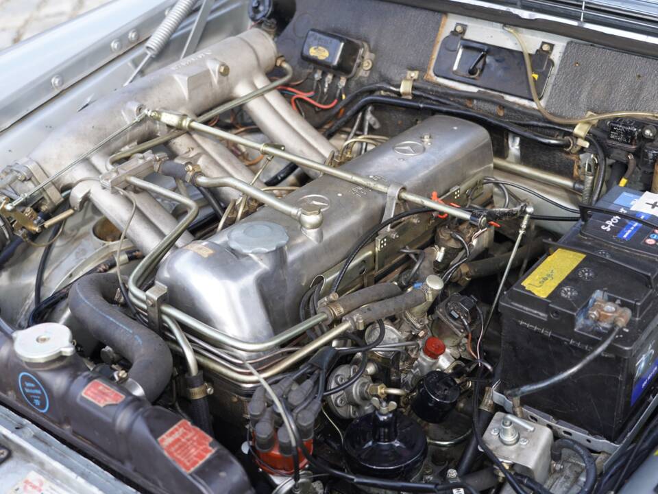 Image 4/13 of Mercedes-Benz 220 SE b (1962)