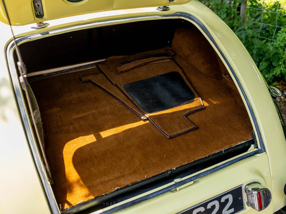 Image 23/47 of Riley 1.5 Litre RMA (1949)