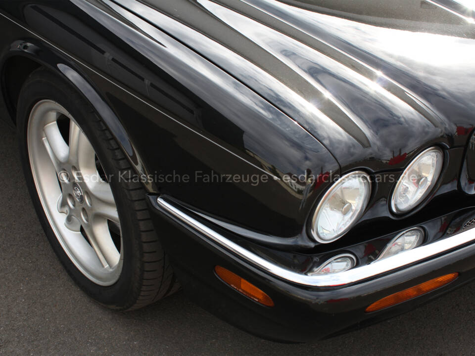 Image 23/29 de Jaguar XJR 4.0 (1998)