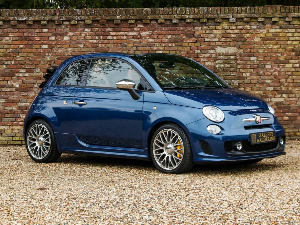 Image 41/50 of Abarth 595 Cabrio Italia (2011)