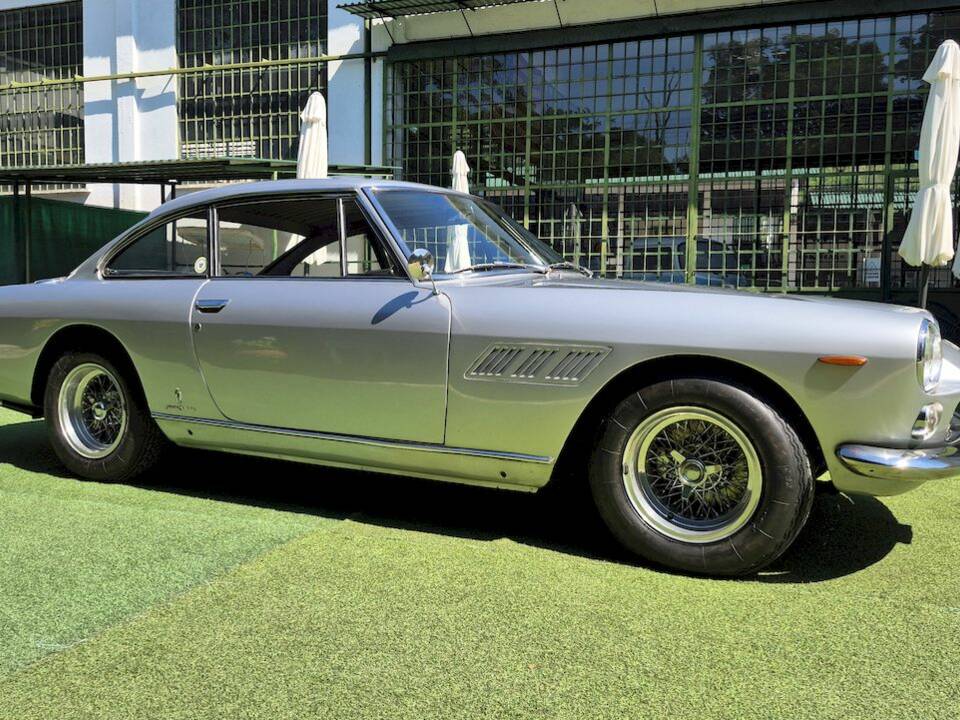 Imagen 10/66 de Ferrari 330 GT 2+2 (1964)