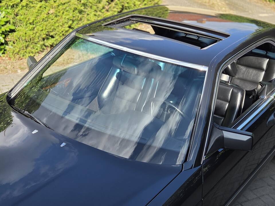 Afbeelding 8/31 van Mercedes-Benz 560 SEC (1991)