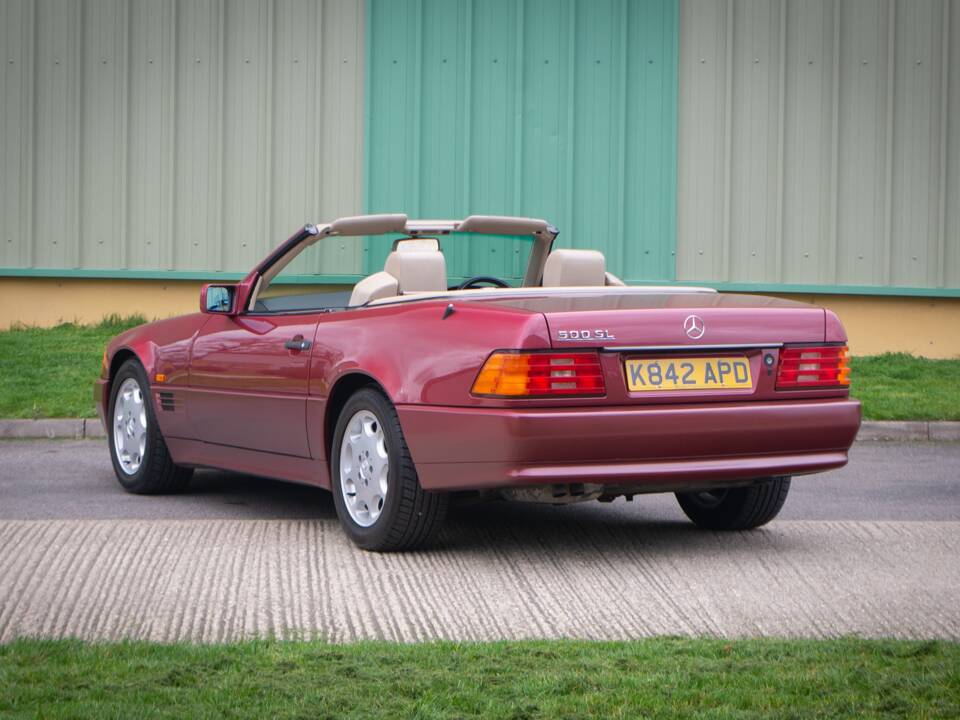 Image 5/28 of Mercedes-Benz 500 SL (1992)