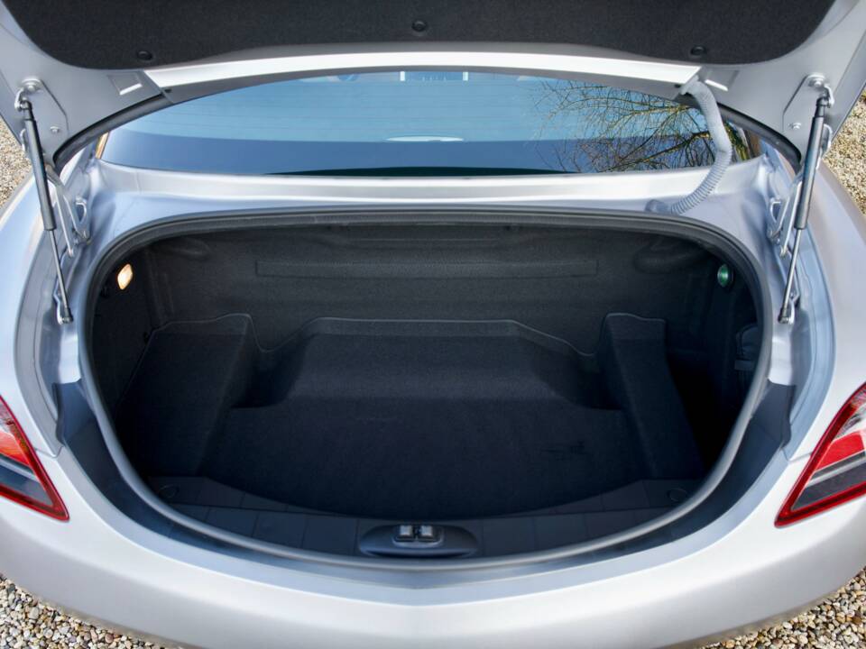 Image 31/50 de Mercedes-Benz SLS AMG (2011)