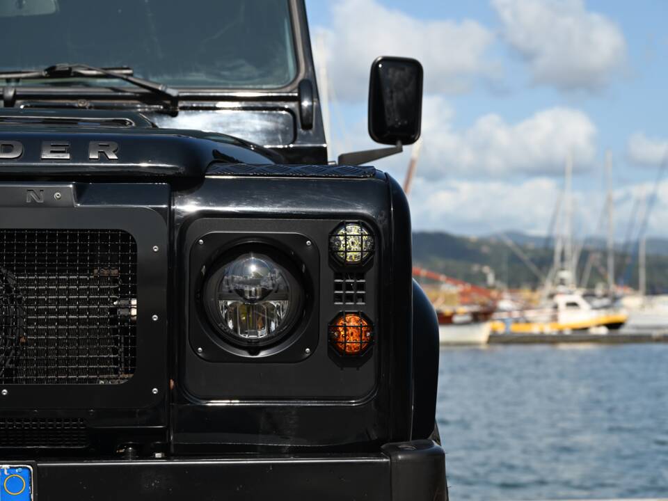 Image 13/70 of Land Rover Defender 90 TD4 (2007)