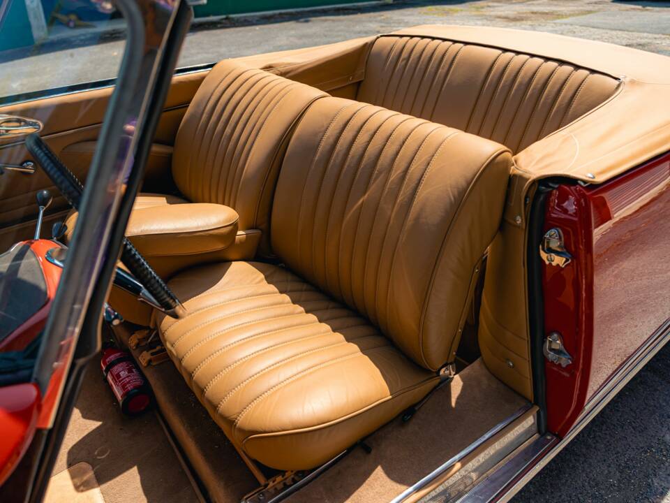 Image 23/56 of Citroën DS 21 Chapron (1967)