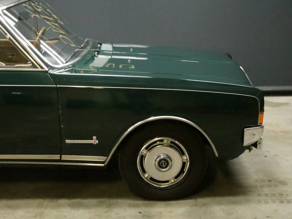 Bild 38/50 von Opel Commodore 2,5 GS (1969)