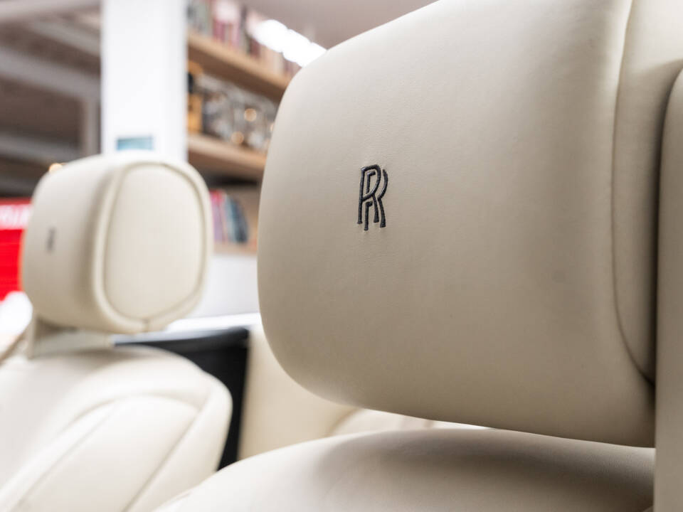 Image 23/36 of Rolls-Royce Phantom DHC (2008)