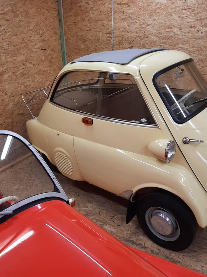 Image 30/31 of BMW Isetta 250 (1959)