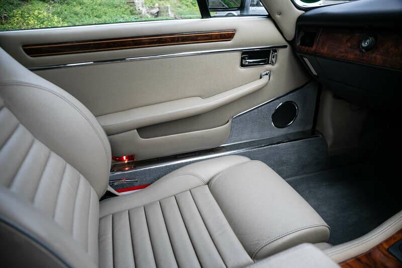 Image 26/36 of Jaguar XJR-S V12 Le Mans (1988)