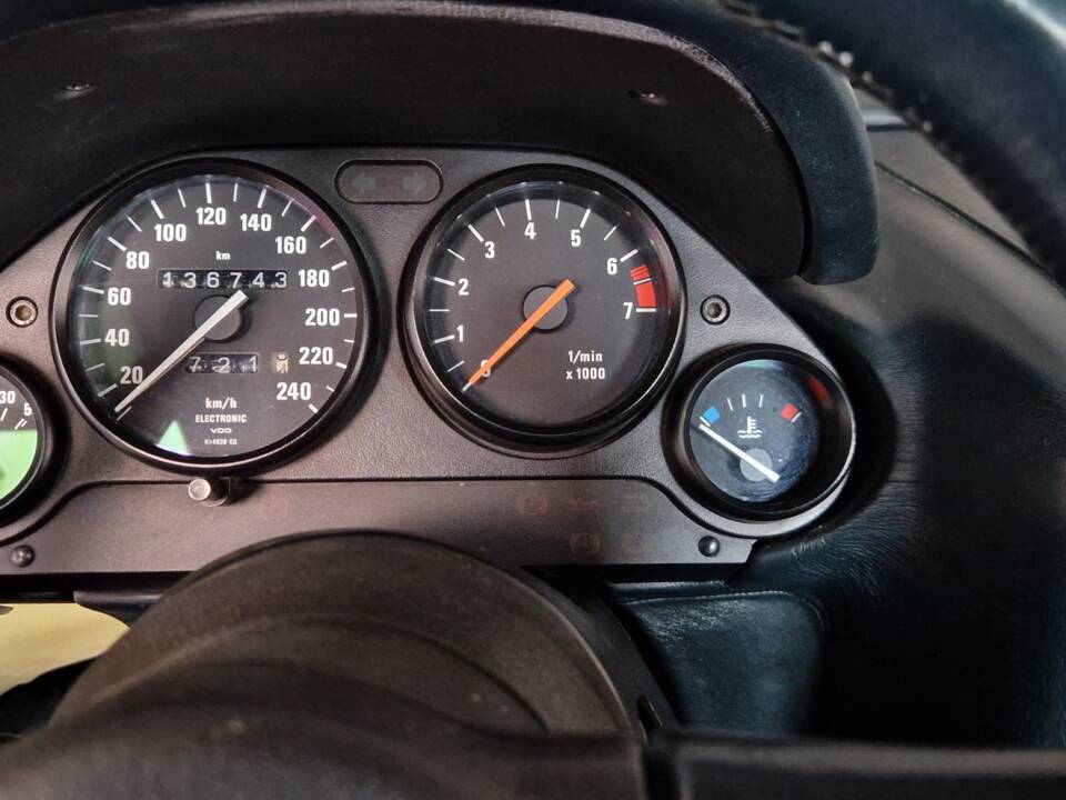 Image 12/13 of BMW Z1 Roadster (1990)