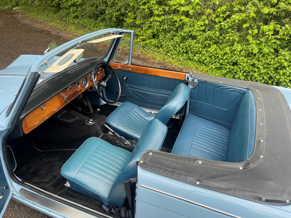 Image 8/12 of Triumph Vitesse 6 (1965)
