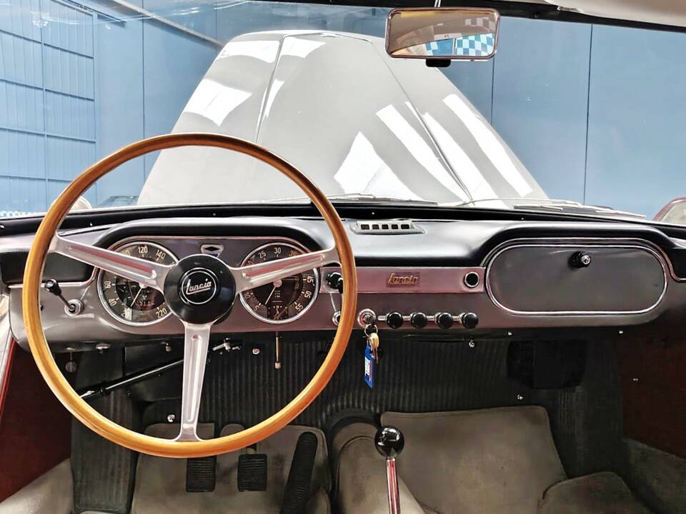 Afbeelding 36/55 van Lancia Flaminia GT 2.5 3C Touring (1963)