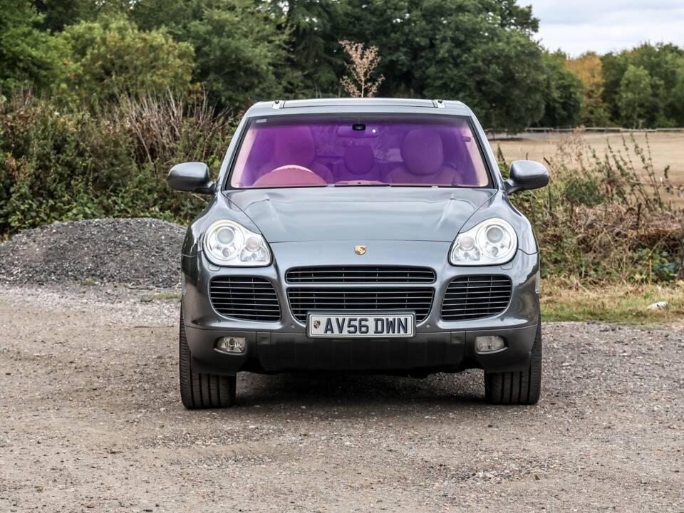 Bild 23/40 von Porsche Cayenne Turbo S (2006)