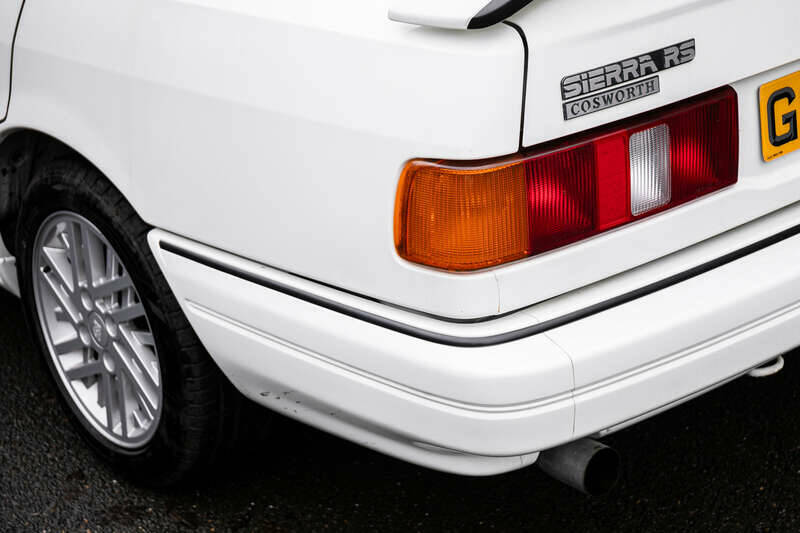 Immagine 38/50 di Ford Sierra RS Cosworth (1990)