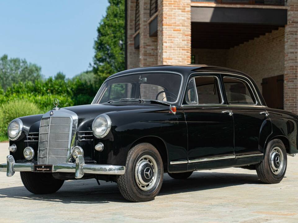 Image 1/50 of Mercedes-Benz 190 (1955)