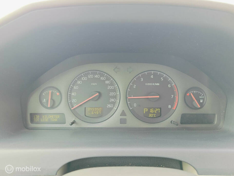 Image 20/39 of Volvo V 70 2.4 (2000)