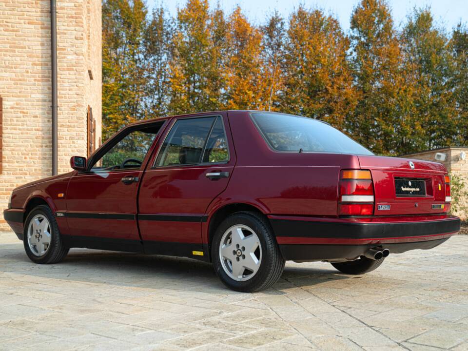 Image 7/50 of Lancia Thema 8.32 (1989)