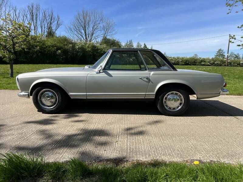 Image 14/15 of Mercedes-Benz 230 SL (1967)