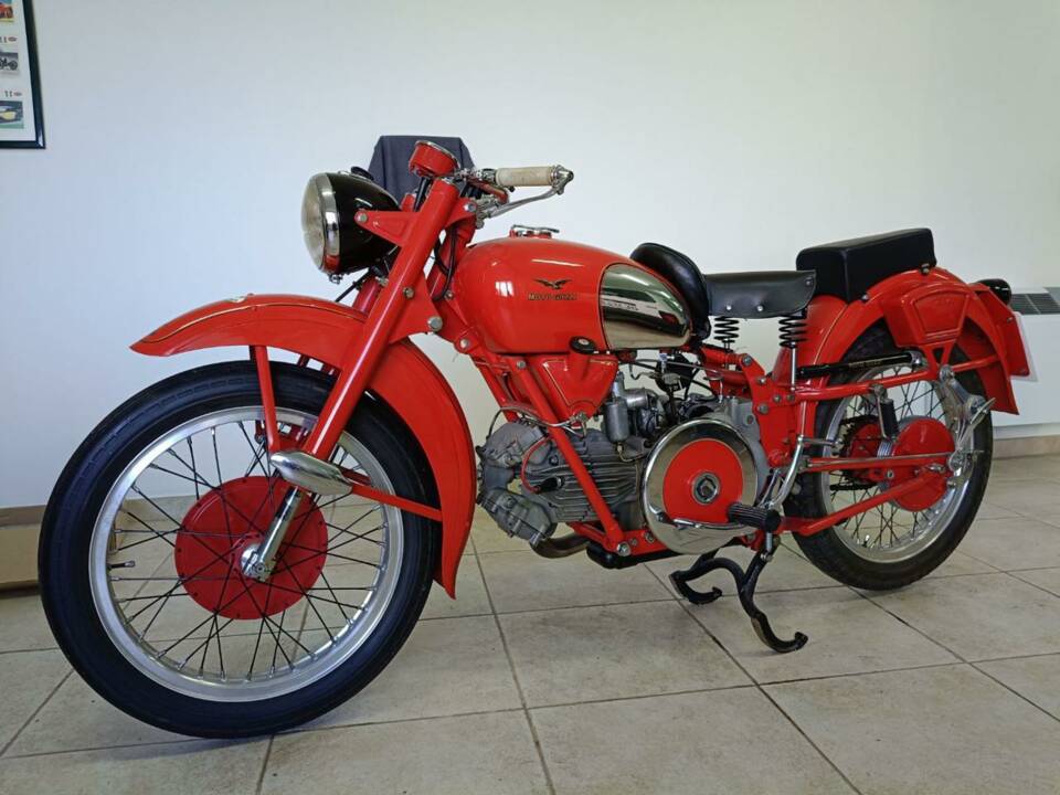 Imagen 1/39 de Moto Guzzi Falcone Sport (1954)
