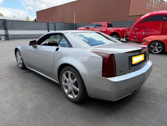 Imagen 7/30 de Cadillac XLR (2010)