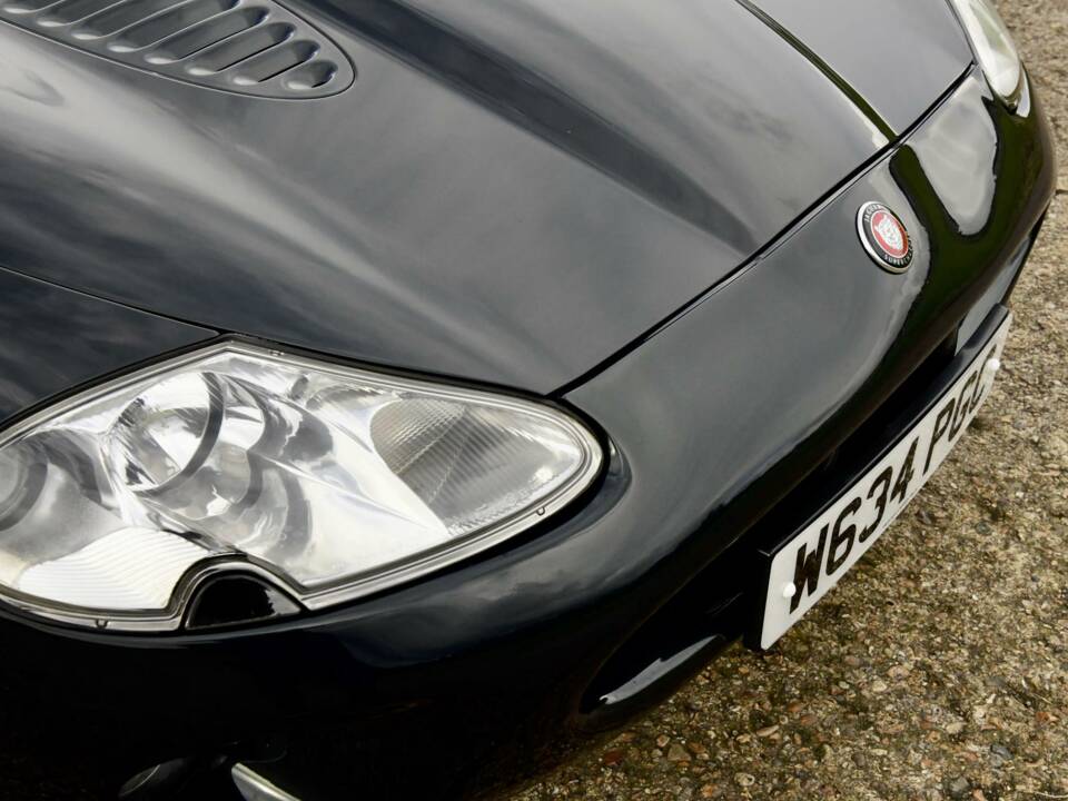 Image 50/50 of Jaguar XKR (2000)