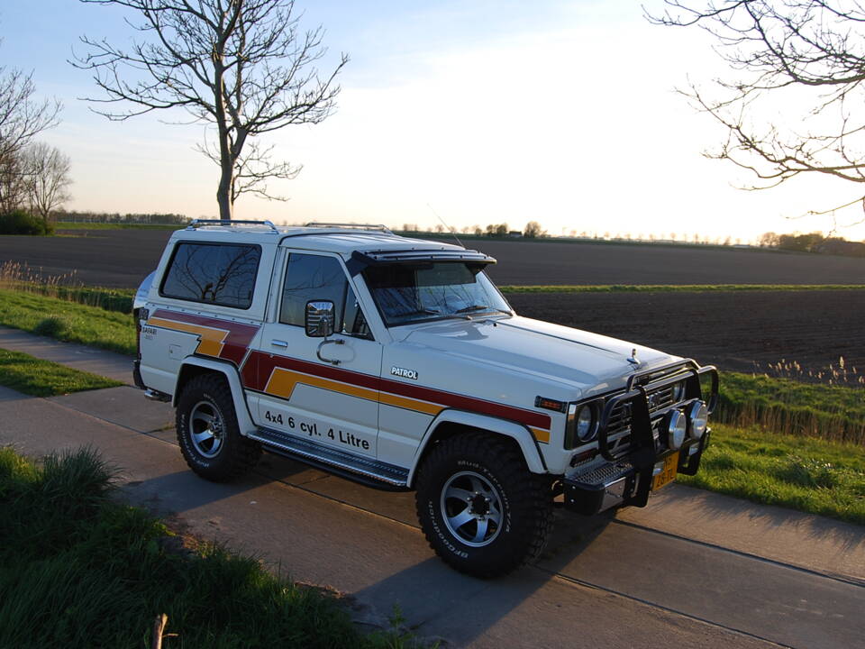 Image 17/47 of Nissan Patrol (1983)