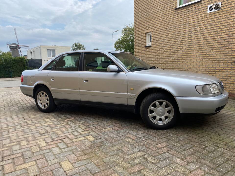 Bild 10/25 von Audi A6 2.6 (1996)
