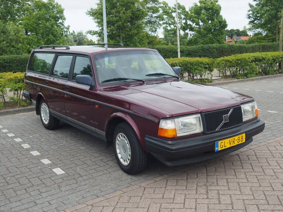 Image 1/6 of Volvo 240 Polar (1993)