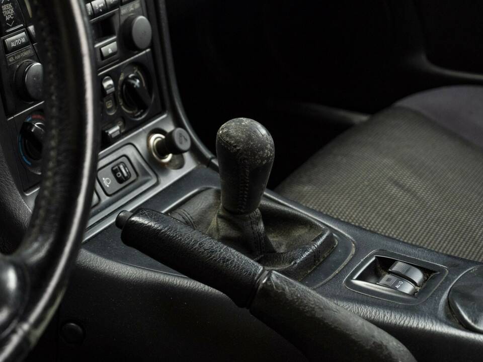 Imagen 11/22 de Mazda MX-5 1.6 (2001)