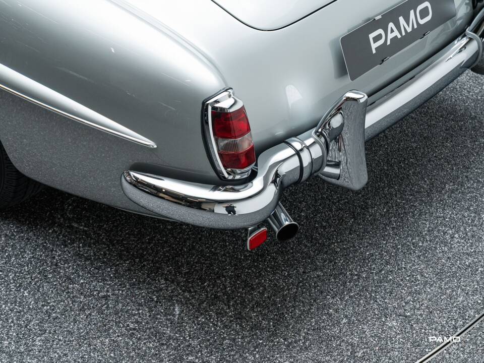 Image 22/44 of Mercedes-Benz 190 SL (1957)