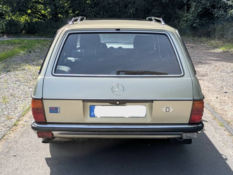 Bild 5/35 von Mercedes-Benz 300 TD Turbodiesel (1985)