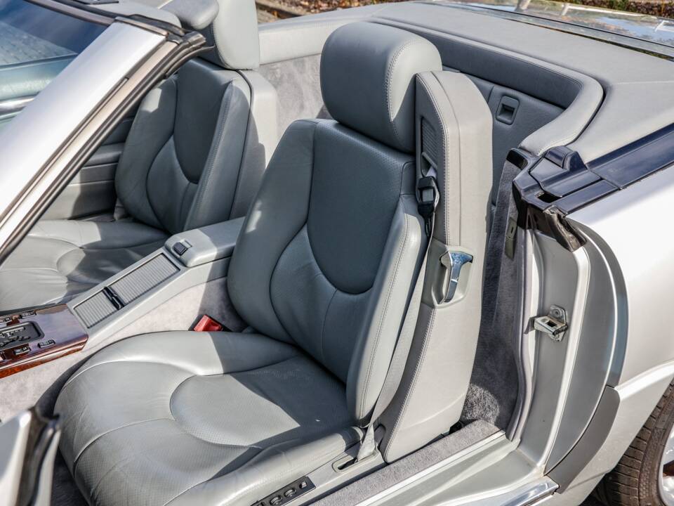 Image 31/43 of Mercedes-Benz SL 500 (1996)