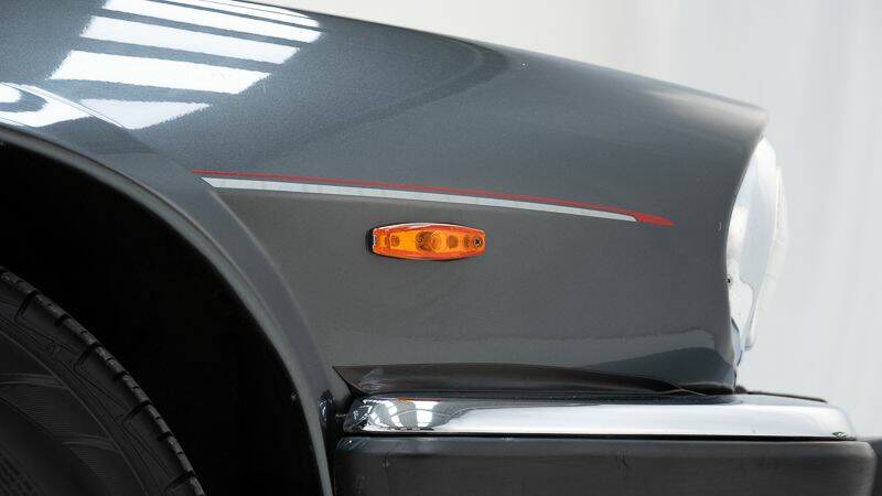 Image 13/15 of Jaguar XJS 5.3 V12 (1990)