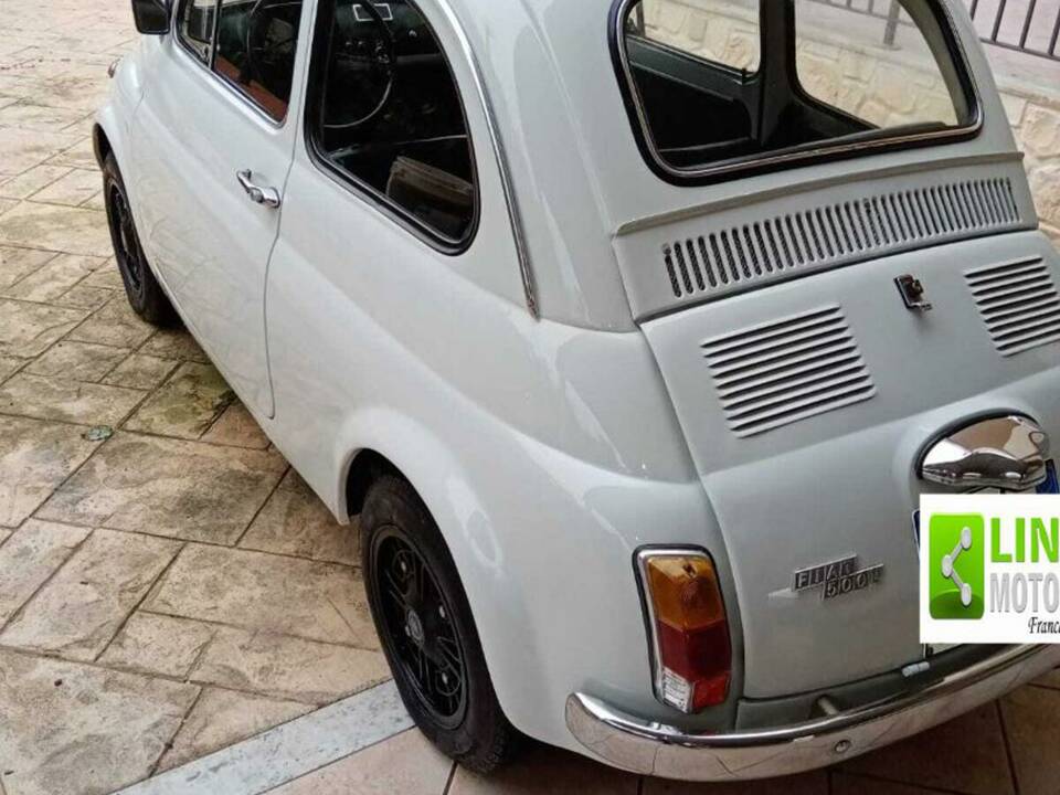 Image 4/10 of FIAT 500 L (1971)