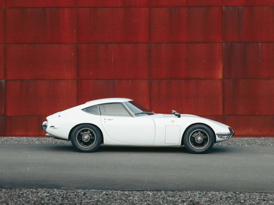 Image 21/36 of Toyota 2000 GT (1967)