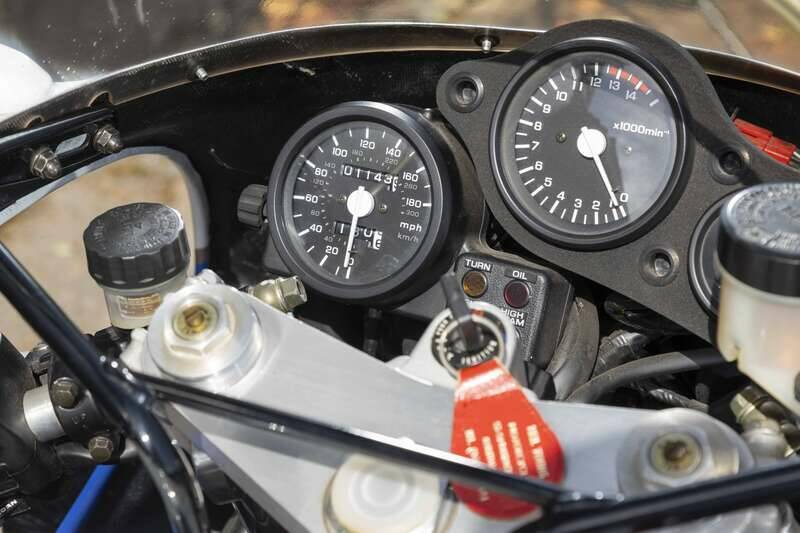 Image 37/50 of Honda VFR 750R RC 30 (1989)