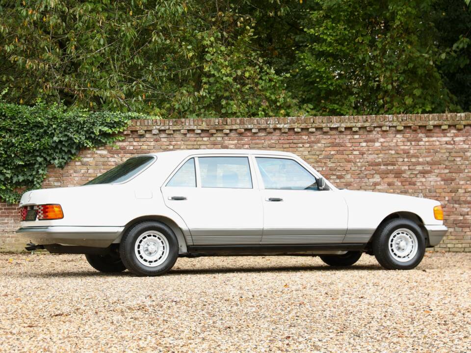 Bild 48/50 von Mercedes-Benz 380 SEL (1983)
