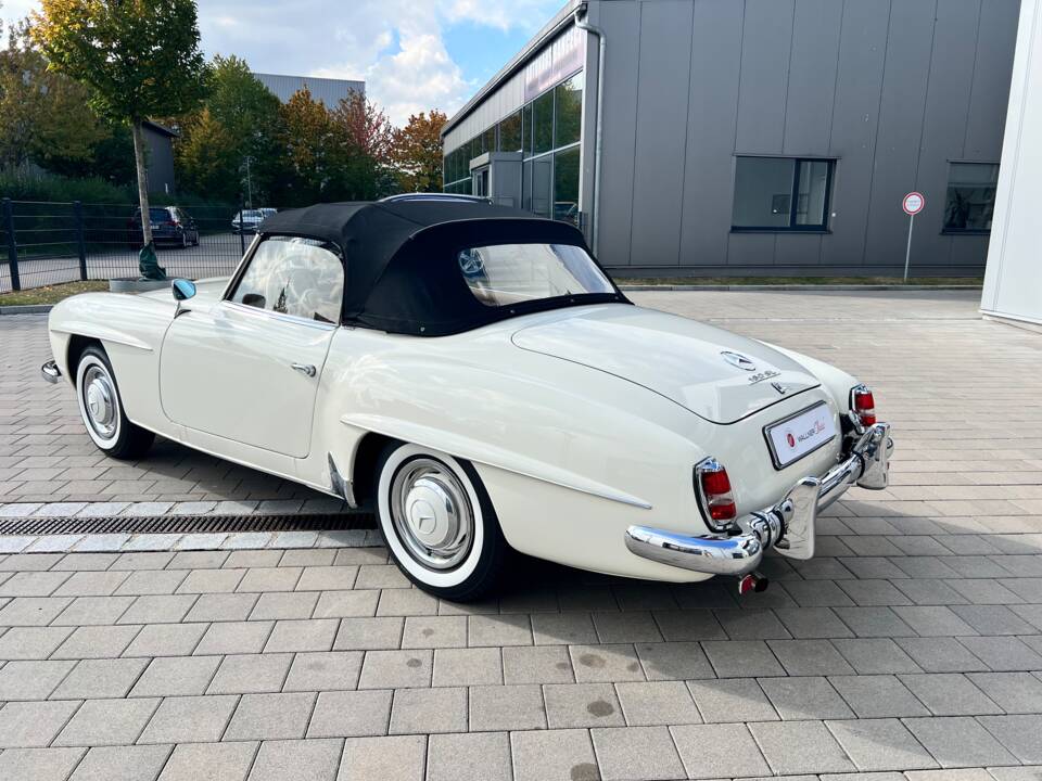 Afbeelding 13/28 van Mercedes-Benz 190 SL (1960)