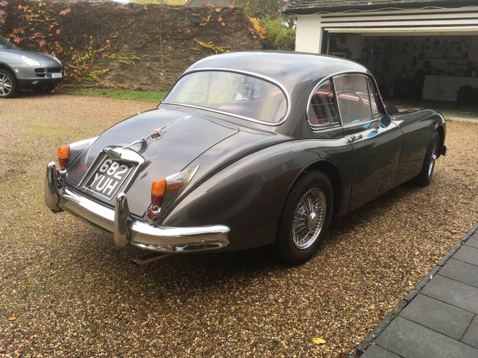 Image 7/18 de Jaguar XK 150 FHC (1960)