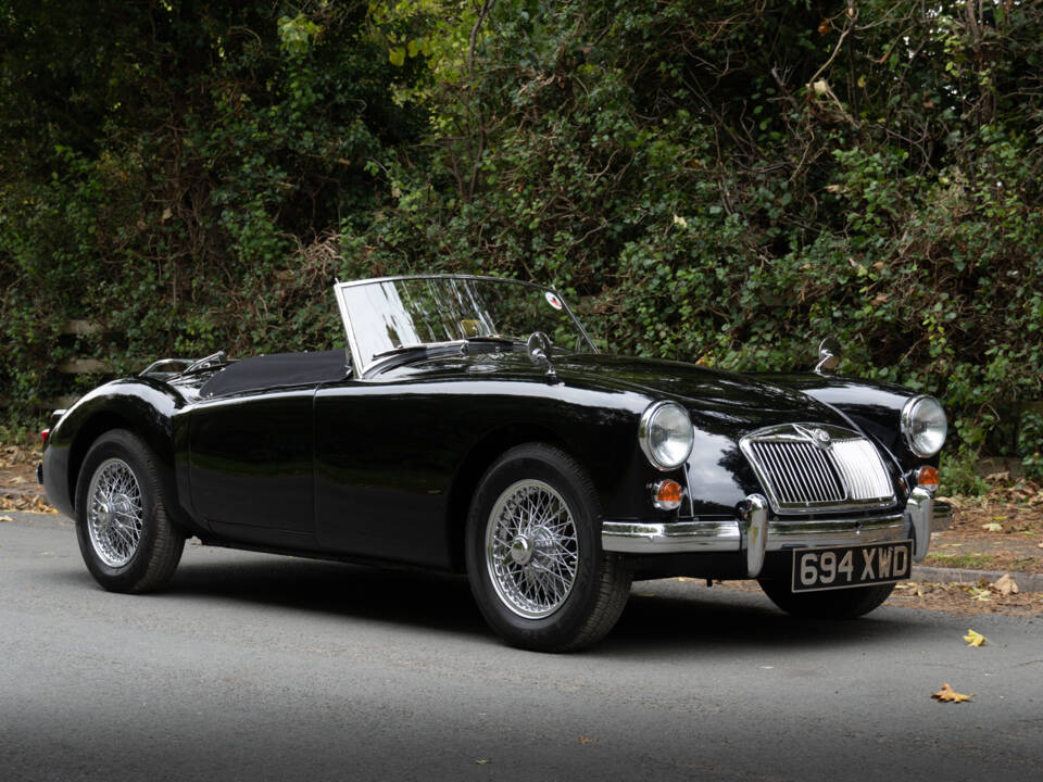 Image 1/16 of MG MGA 1600 (1959)