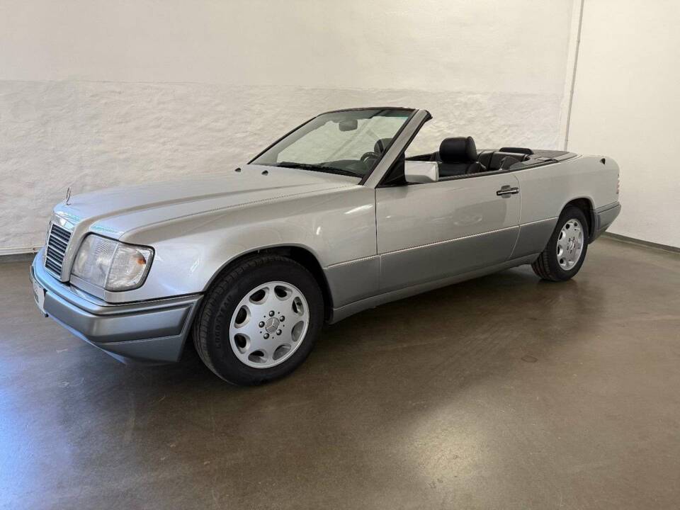 Imagen 3/27 de Mercedes-Benz E 200 (1995)