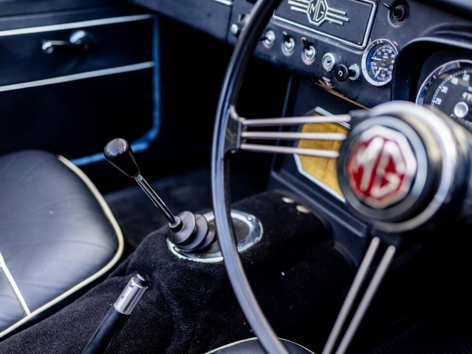 Bild 24/46 von MG MGB (1964)