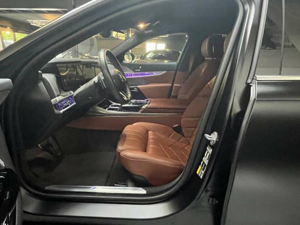 Image 6/50 de BMW i7 eDrive50 (2023)