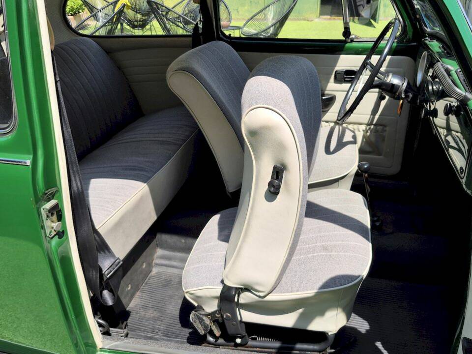 Image 44/54 de Volkswagen Käfer 1200 (1971)