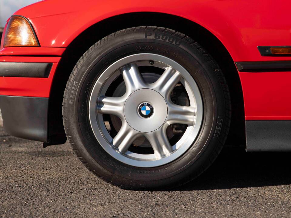 Bild 20/92 von BMW 325i (1994)