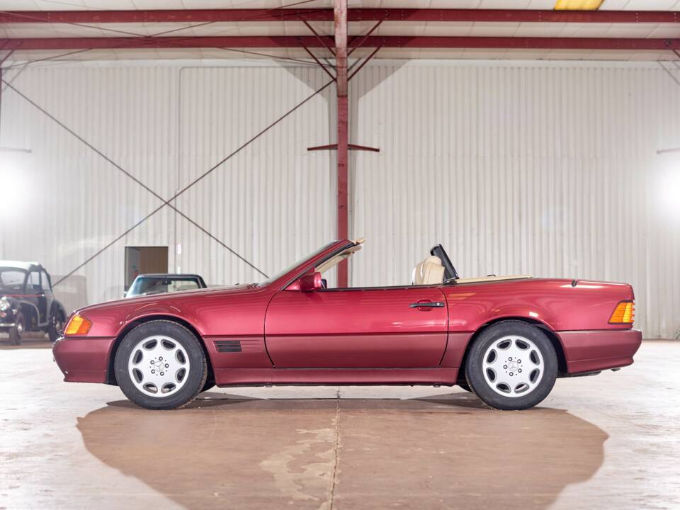 Image 21/43 of Mercedes-Benz 500 SL (1992)