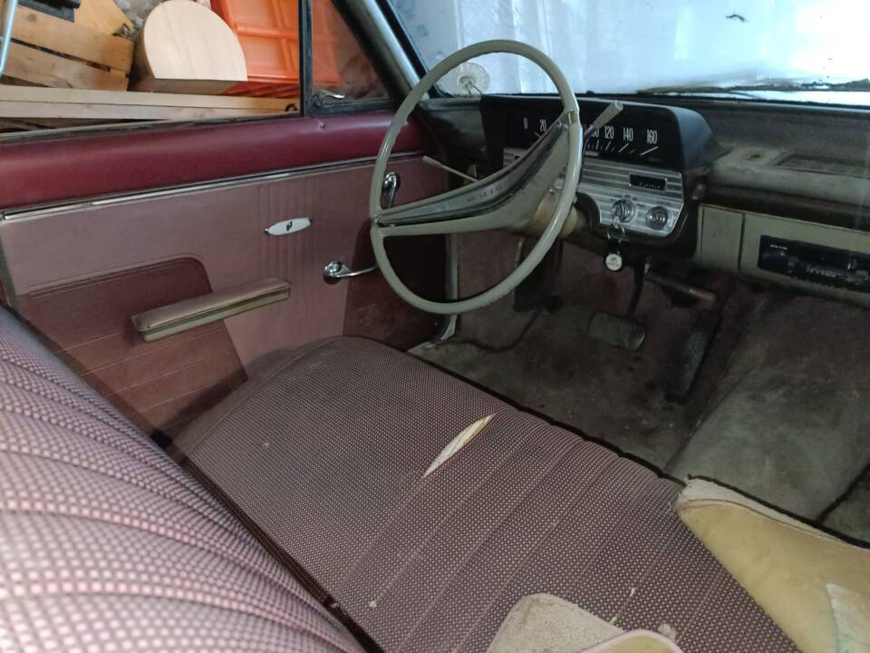 Image 9/18 of Buick Special V6 (1961)