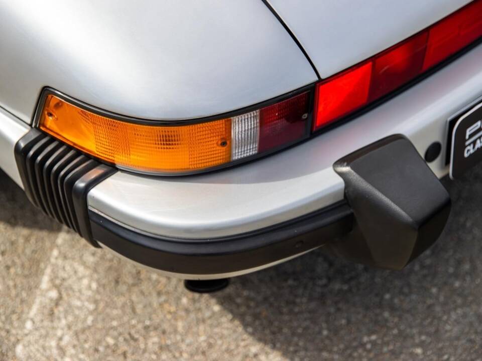 Image 47/132 of Porsche 911 Speedster 3.2 (1989)